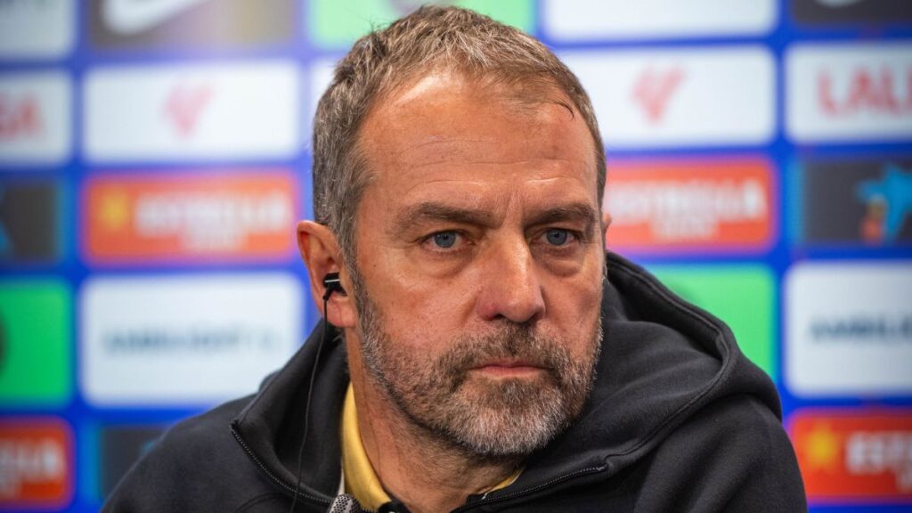 Hansi Flick, encantado con el gran nivel de Szczęsny: «‘Tek’ es el número uno en estos momentos»