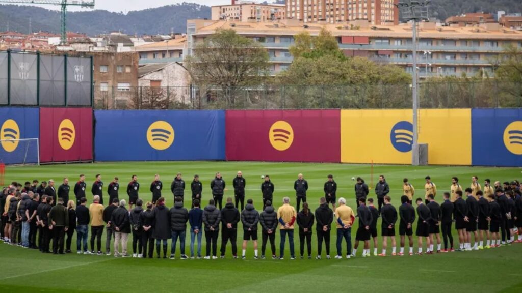 La UEFA aprobó el minuto de silencio solicitado por el Barça por Carles Miñarro