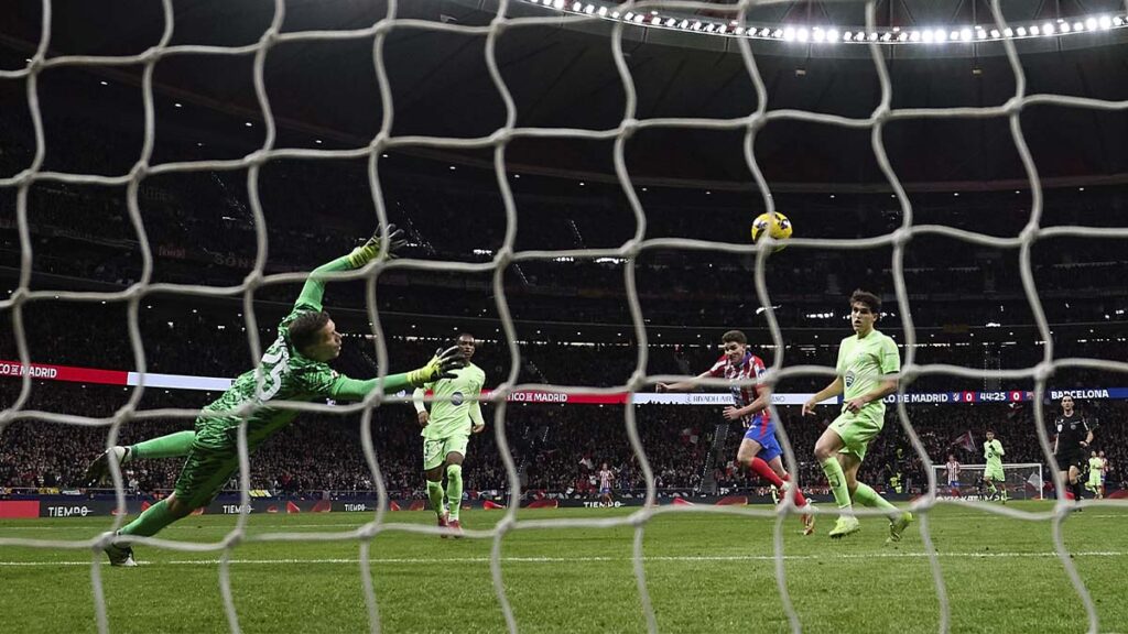 El Barça vuelve a encajar un gol en el Metropolitano 1.254 días después