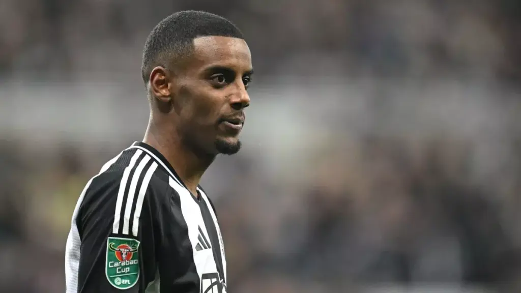 Un intercambio inesperado amenaza el fichaje de Alexander Isak por el Barça