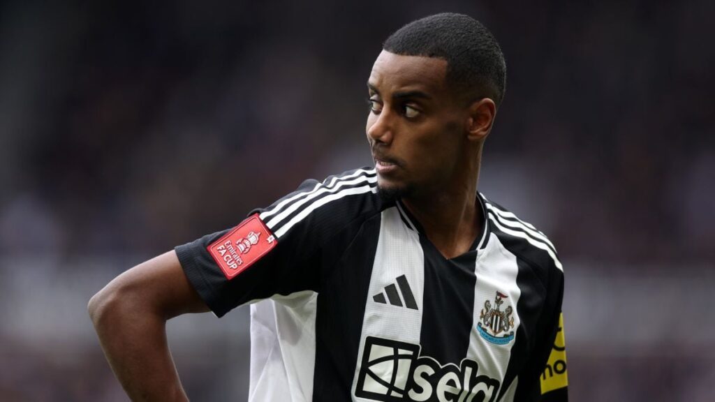 Batalla por Alexander Isak: Liverpool y Arsenal complican el sueño del FC Barcelona
