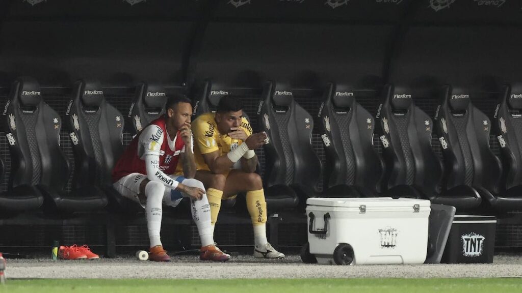 Días difíciles para Neymar: ‘NO’ del Barcelona, ‘KO’ del Santos y ¿otra vez lesionado?