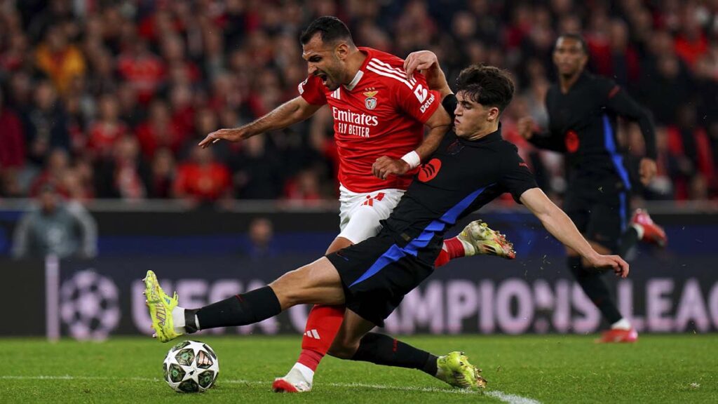 ¡Pánico en Lisboa! El Barça jugó con diez por la expulsión de Pau Cubarsí