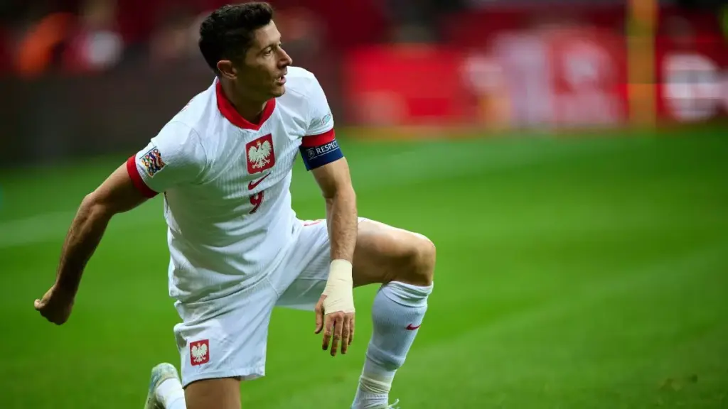 Máxima alerta en el Barça: Lewandowski se marchó tocado con Polonia