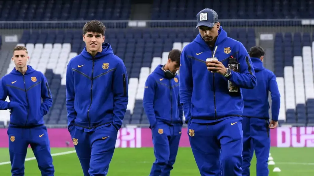 La Masia tiene el relevo de Araujo y Cubarsí: la sorpresa en los planes de Flick