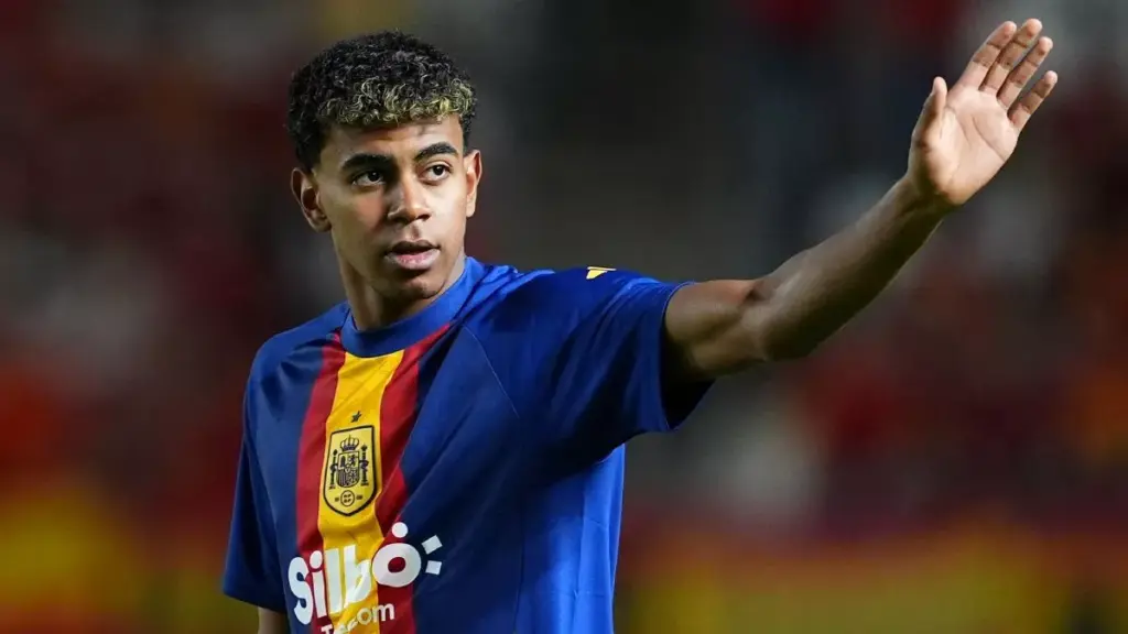 Locura por Lamine Yamal: el gran protagonista en el entrenamiento de España