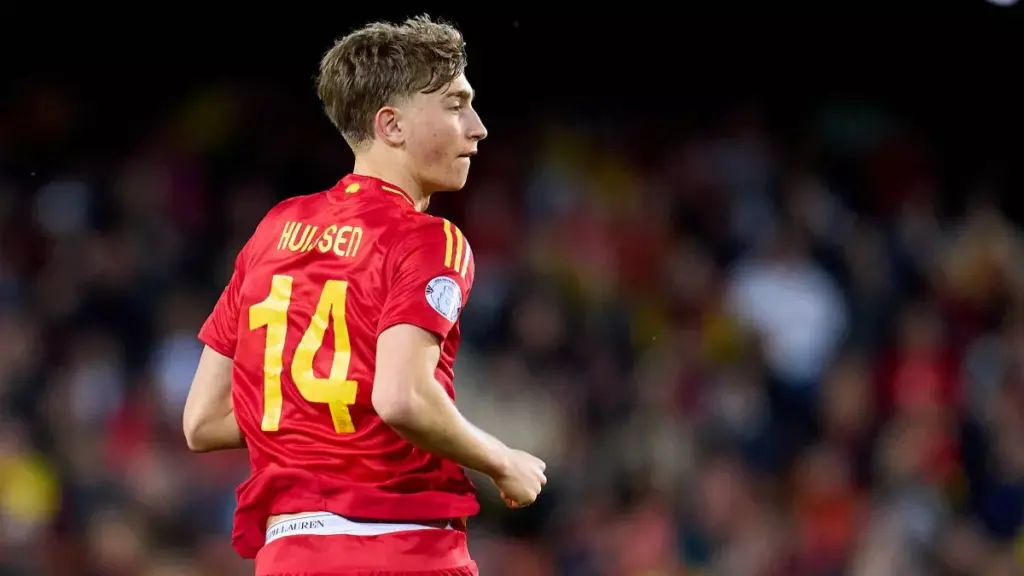 El Real Madrid traza su plan para ‘arrebatarle’ a Huijsen al FC Barcelona