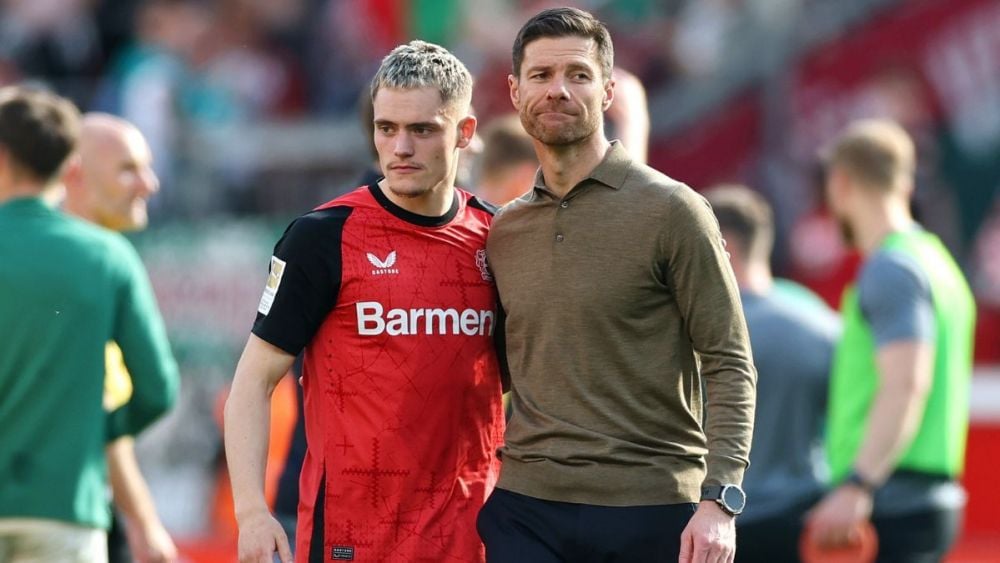 Florian Wirtz y Xabi Alonso en el Bayer Leverkusen Florian Wirtz y Xabi Alonso en el Bayer Leverkusen