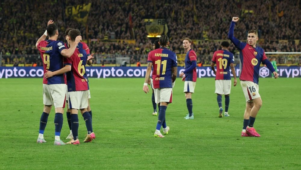 Jugadores del Barcelona celebran pase a semis de Champions