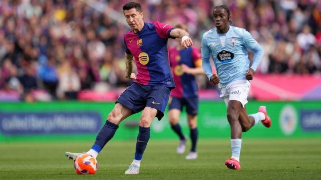 lewandowski fc barcelona v celta laliga