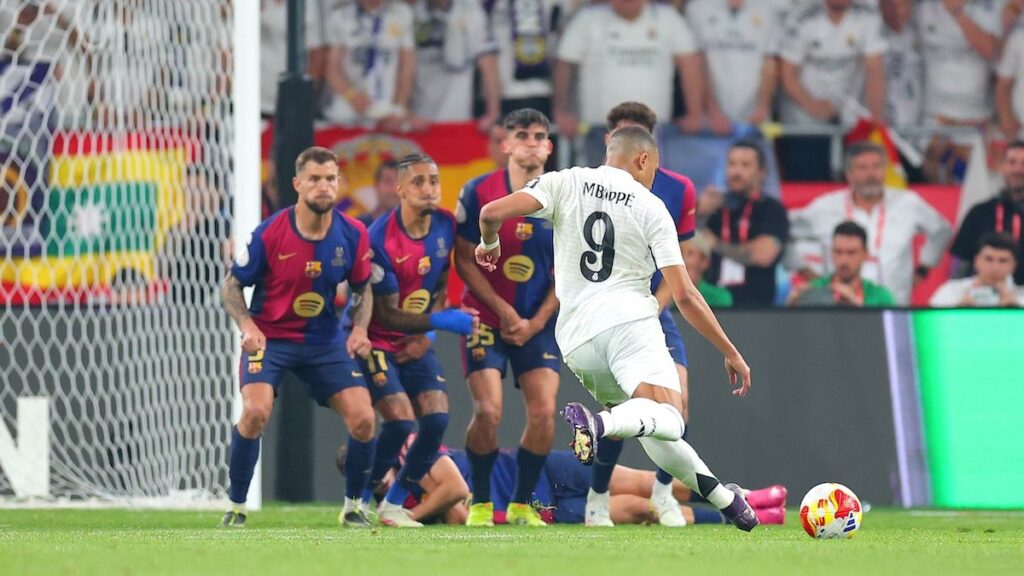 ¡Esperpéntico! Mbappé y Tchouameni adulteran la final de Copa