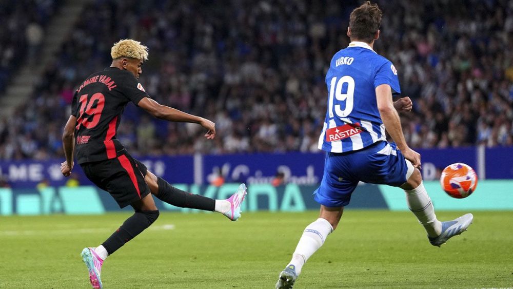 Lamine Yamal anotó el primer gol del Barça ante el Espanyol