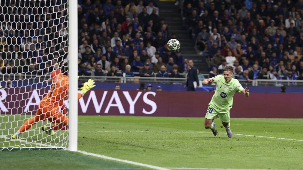Dani Olmo anotó el 2-2 parcial de cabeza