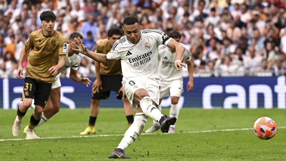 Kylian Mbappé, en la acción del penalti contra la Real Sociedad