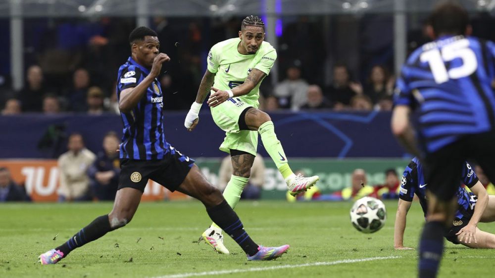 Raphinha hizo el 2-3 parcial para el Barça