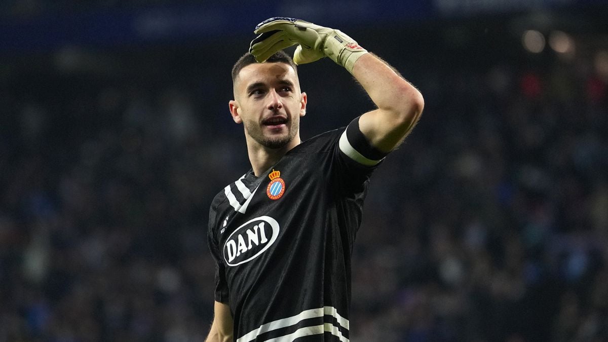 Joan García en el duelo entre el RCD Espanyol y el Real Madrid en LaLiga EA Sports 2024/25