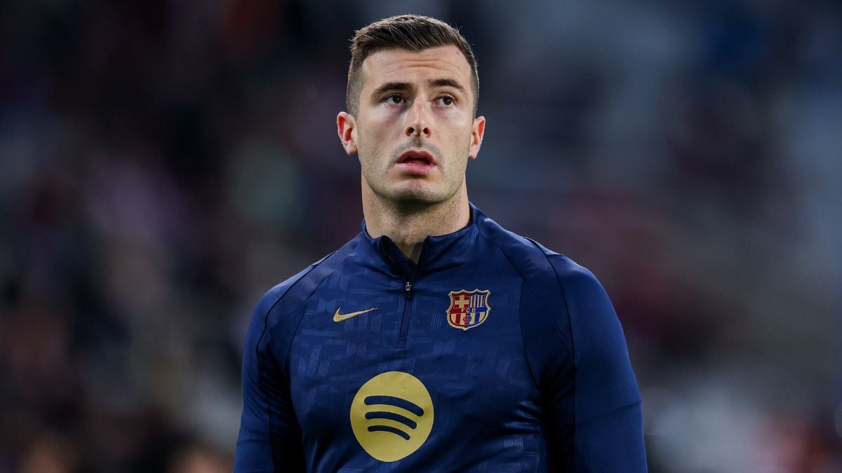 Iñaki Peña en el duelo entre el FC Barcelona y el Real Betis Balompié en LaLiga EA Sports 2024/25 Iñaki Peña en el duelo entre el FC Barcelona y el Real Betis Balompié en LaLiga EA Sports 2024/25