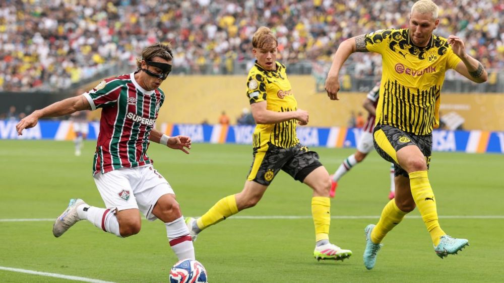 Agustín Canobbio en una jugada de partido en el cruce entre Fluminense y Dortmund en el Mundial de Clubes 2025