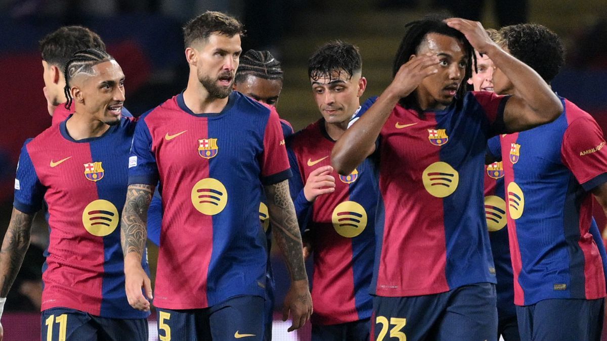 Jugadores del FC Barcelona en el duelo ante el Borussia Dortmund en la UEFA Champions League