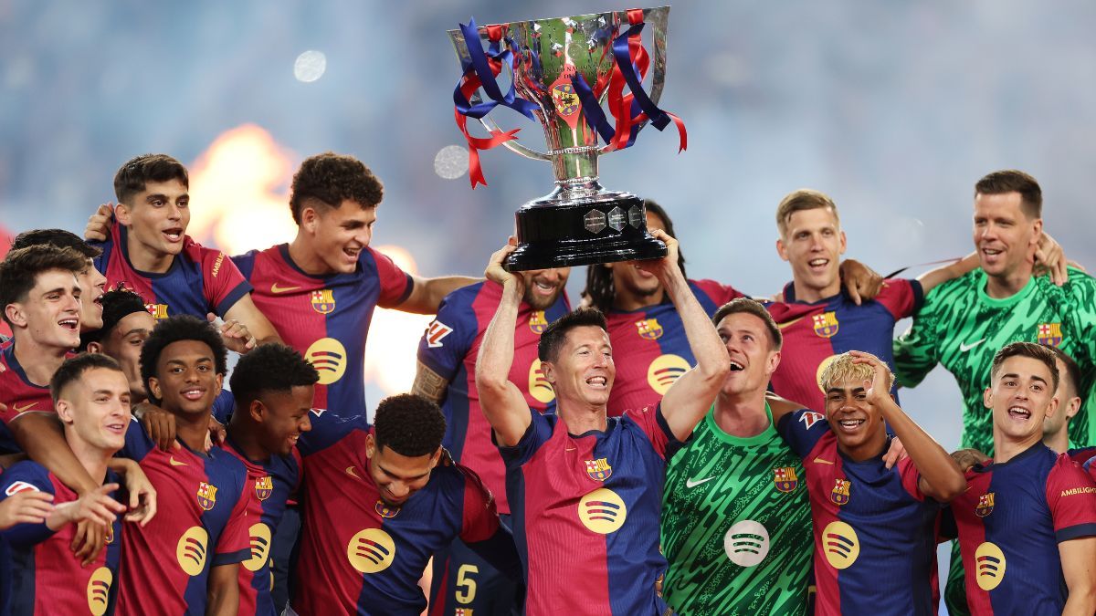 El FC Barcelona celebrando la obtención de LaLiga EA Sports 2024/25
