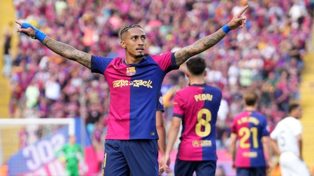 Raphinha celebrando una anotación en el duelo entre el FC Barcelona y el Real Madrid en LaLiga EA Sports Raphinha celebrando una anotación en el duelo entre el FC Barcelona y el Real Madrid en LaLiga EA Sports