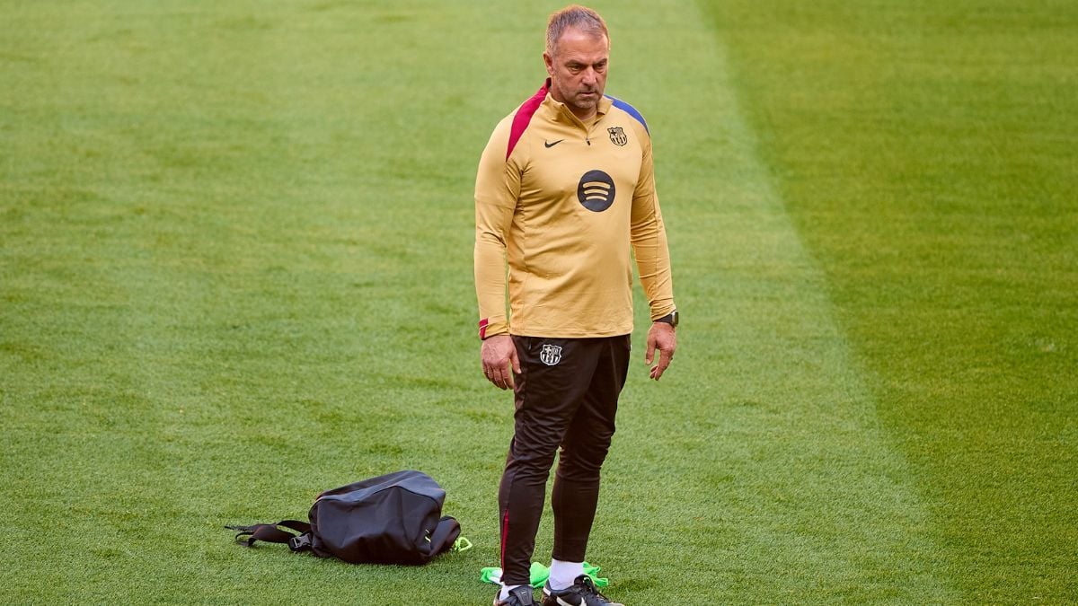 Hansi Flick en una sesión de entrenamiento con el FC Barcelona