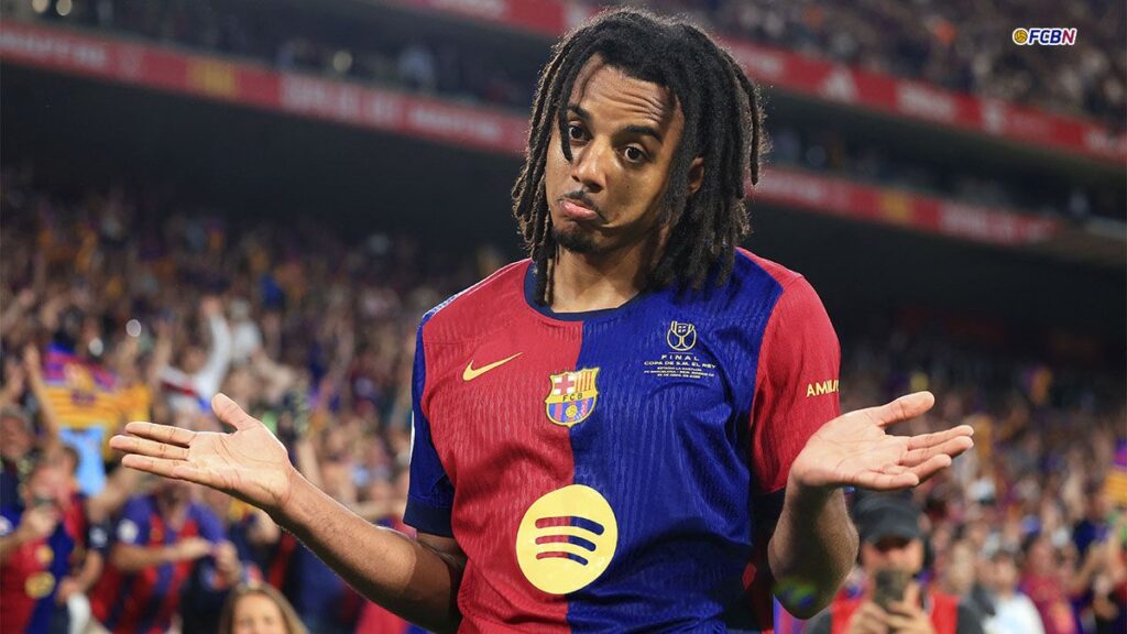 Koundé bromea sobre la puntualidad ¿con un ‘dardo’ a Flick?