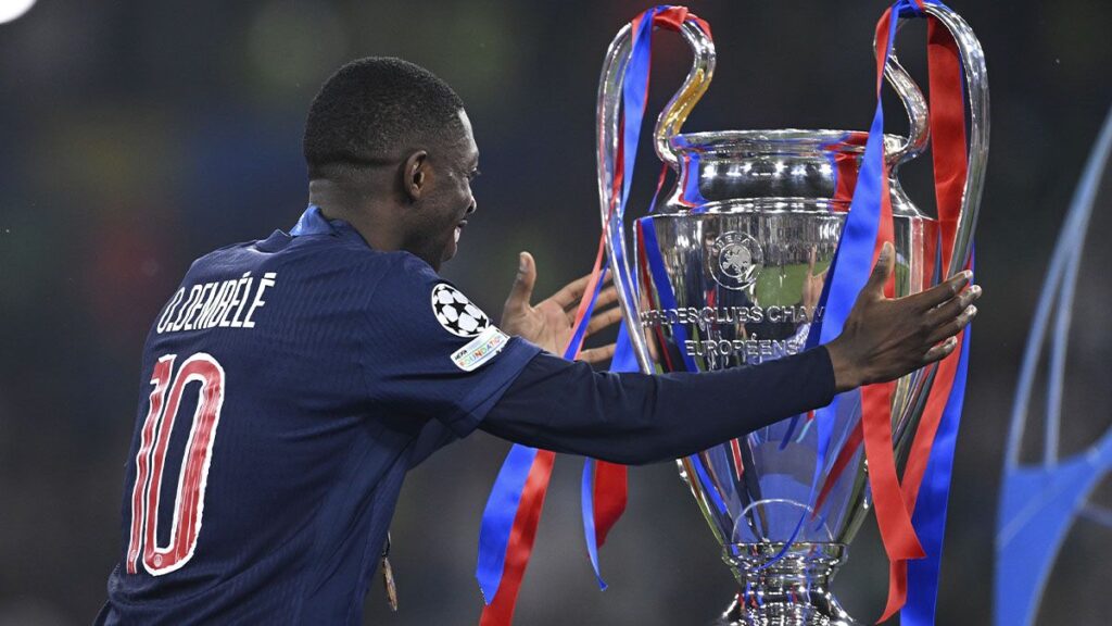¡Dembélé se acuerda del Barça durante los festejos por la Champions!