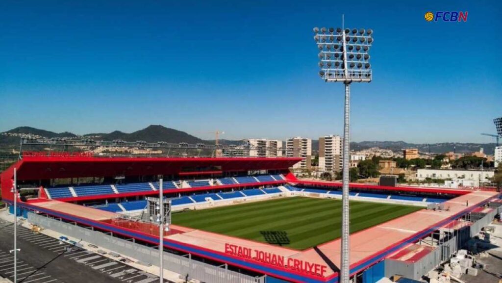 El Johan Cruyff se perfila como posible escenario del debut liguero del Barça como local