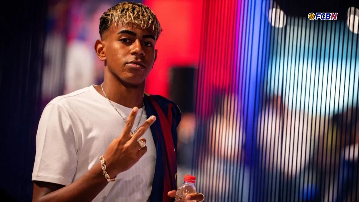 Lamine Yamal en la Botiga del FC Barcelona