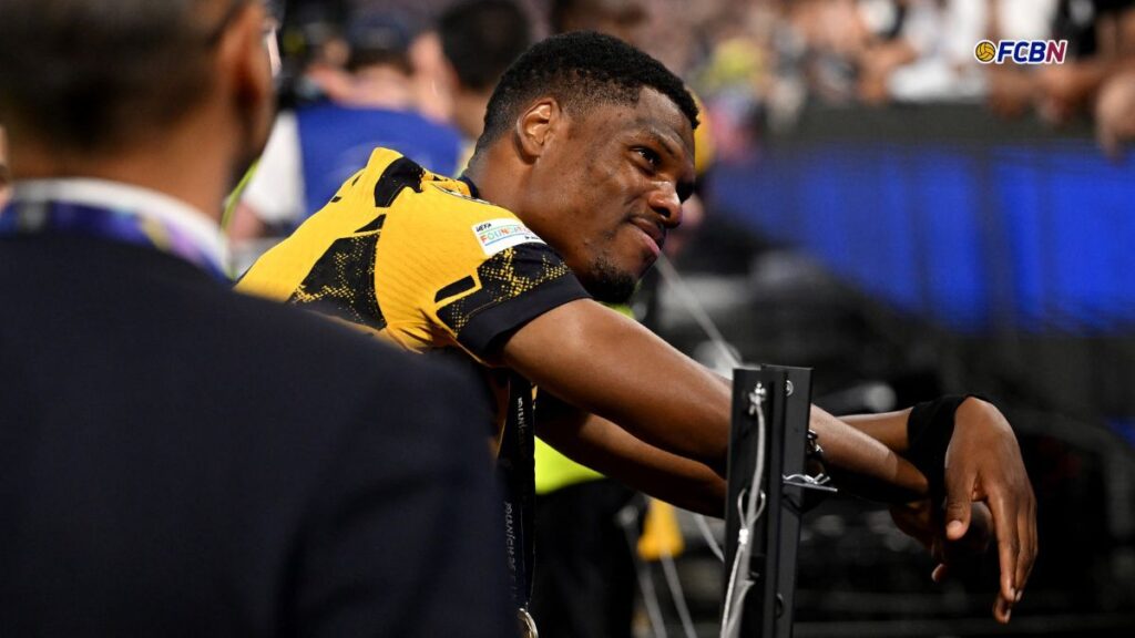 FICHAJES: Esta es la postura del Barcelona respecto a Denzel Dumfries