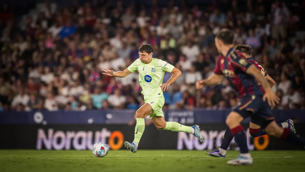 El Barça vuelve a entrenar con una nueva baja en defensa: ¿de quién se trata?