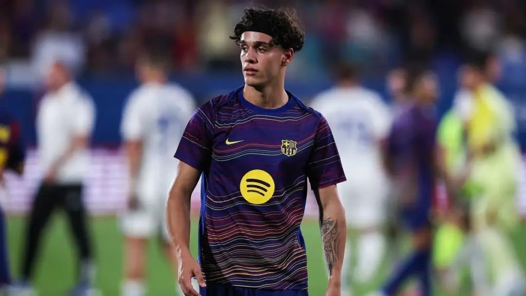 Héctor Fort apunta a una cesión fuera de LaLiga: ¿Rumbo a Italia o Alemania?