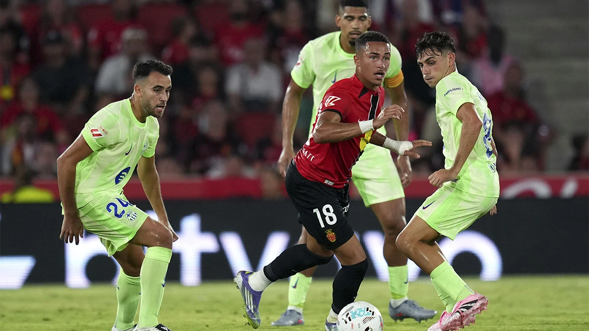 Eric García repite como titular: ¿Problemas para Jules Koundé?
