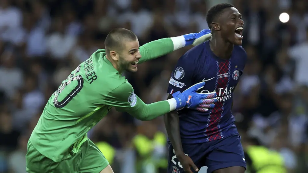 El PSG remonta al Tottenham y se queda con la Supercopa de Europa en penaltis