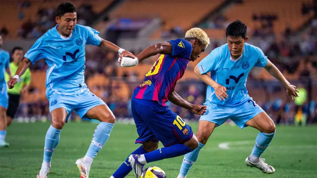 Lamine Yamal, ante el gran reto de emular el primer año de Leo Messi como ’10’ del Barça