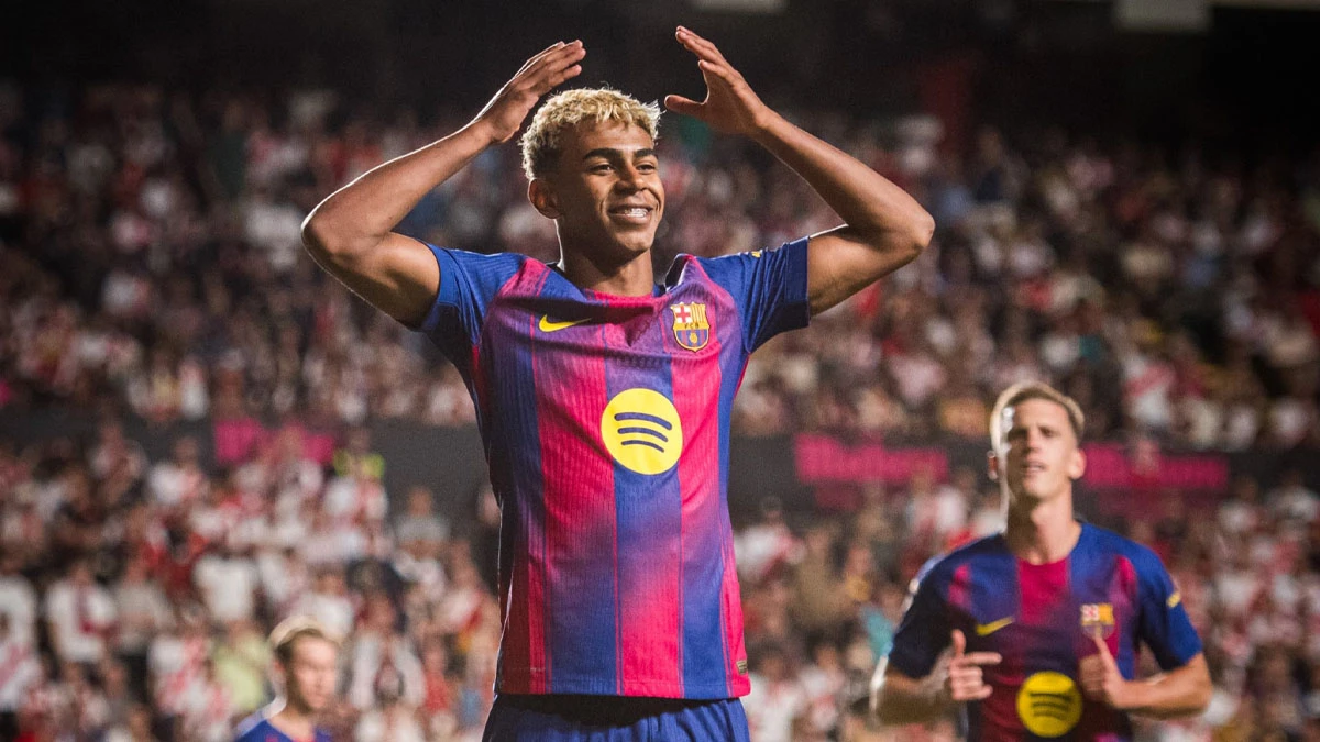 Lamine Yamal ya anota penaltis con el FC Barcelona: personalidad y clase en Vallecas