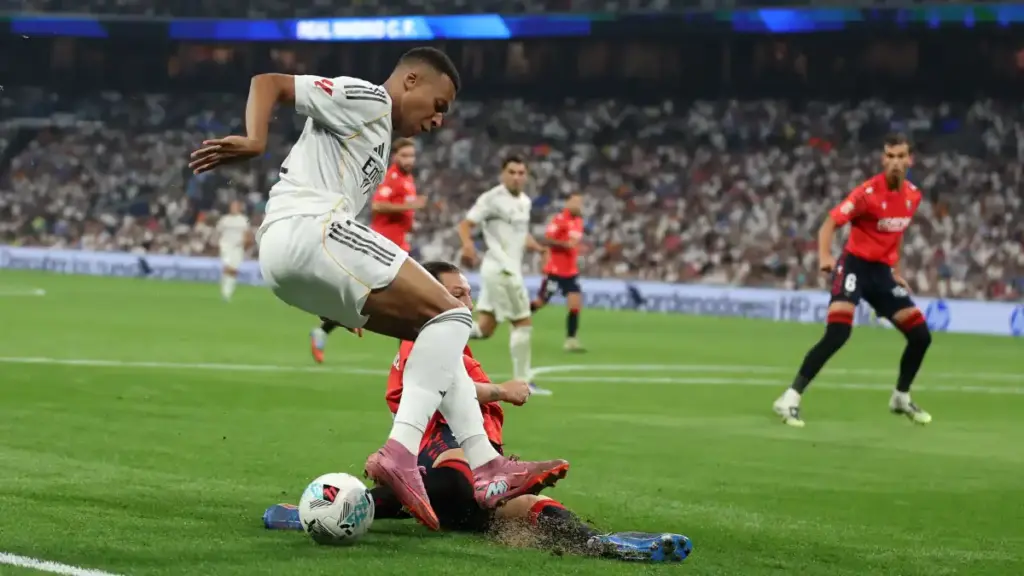 Indignación en Osasuna por el penalti a Mbappé, pero silencio ante el ‘caso Mastantuono’