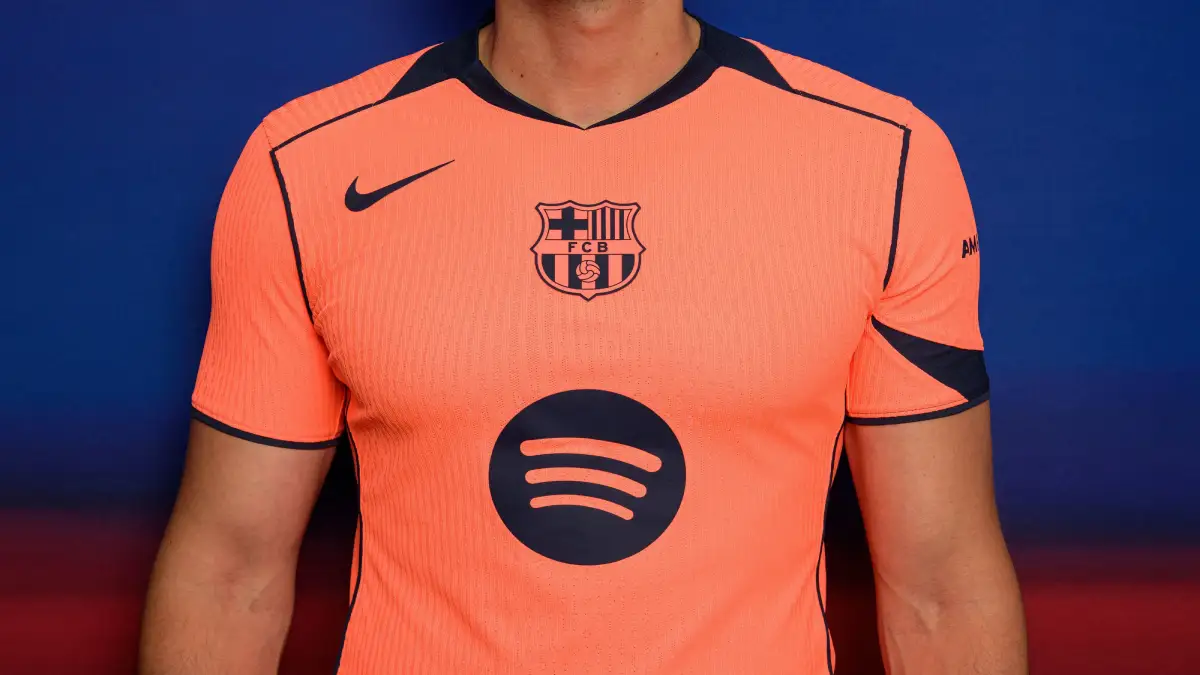 Más problemas para la tercera camiseta del Barça: LaLiga obliga al club a cambiar el color de los dorsales
