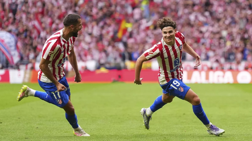 Julián Álvarez festejando uno de sus goles ante el Real Madrid