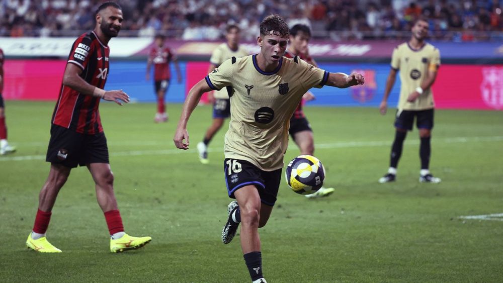 Busquets y De la Fuente aconsejan a Fermín López quedarse en Barcelona