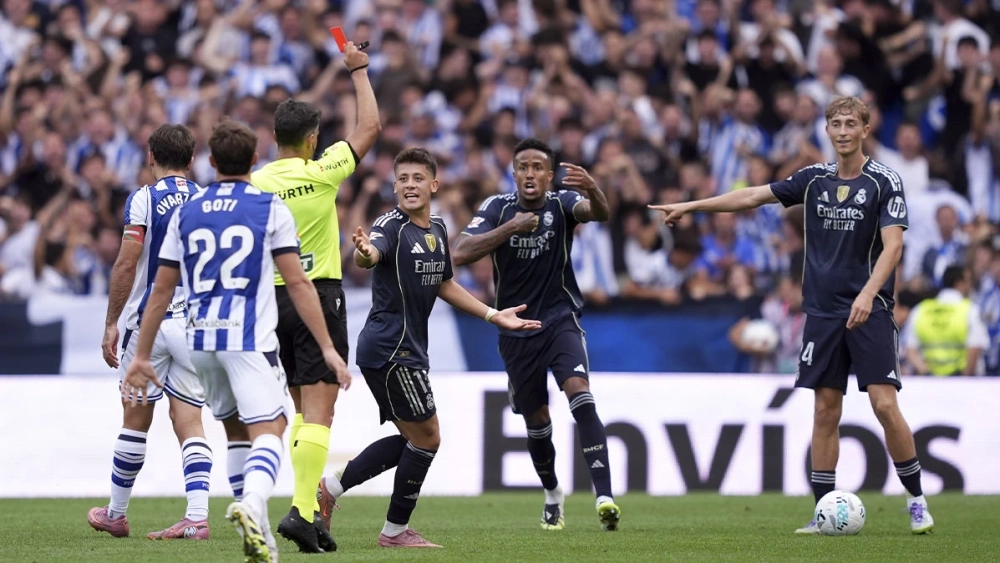 dean huijsen expulsado v real sociedad