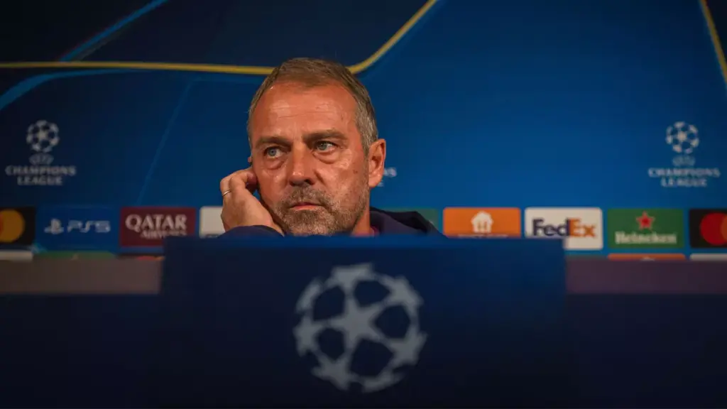 Hansi Flick explica las rotaciones con los centrales y da un ‘toque’ a Lamine Yamal