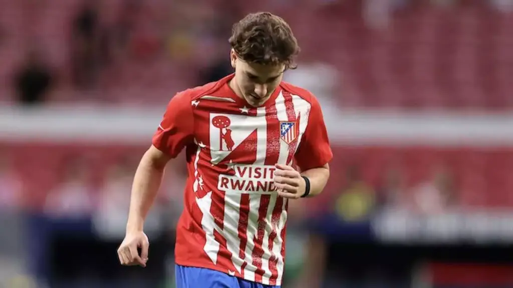 Julián Álvarez no encaja en el Atlético y su futuro apunta al Barça