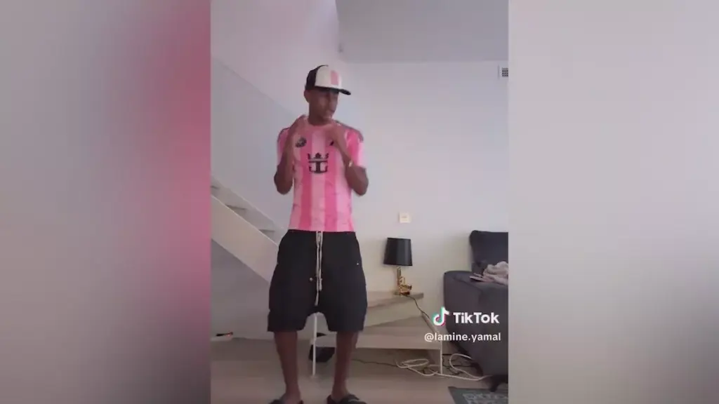 Sospechoso ‘bailoteo’ de Lamine Yamal en TikTok antes del Balón de Oro