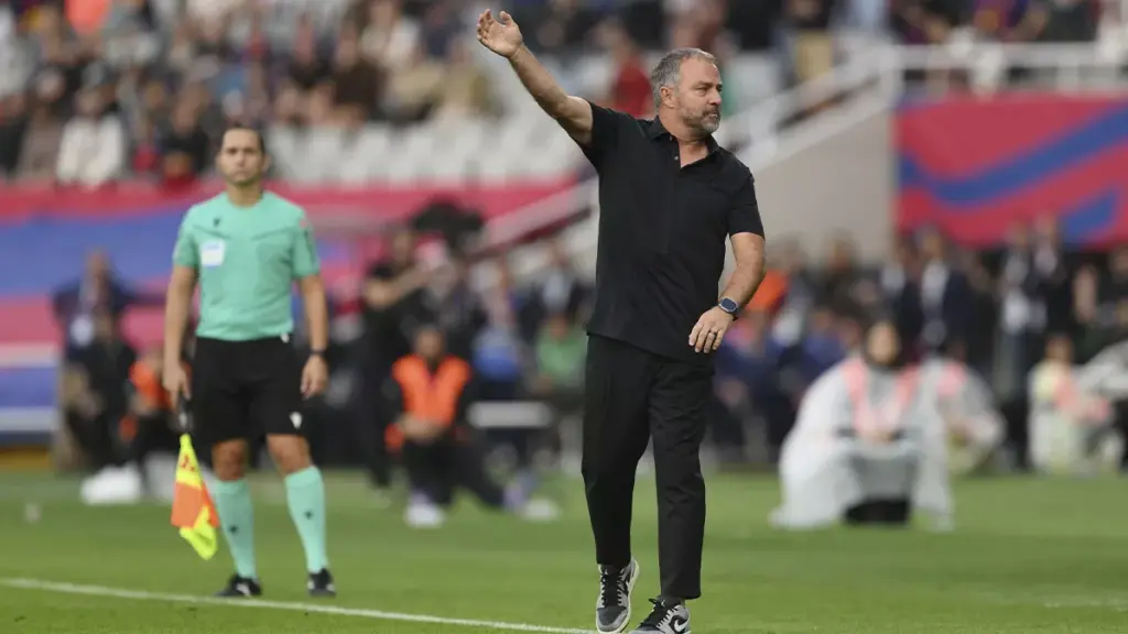 El Barcelona recurrirá la expulsión de Hansi Flick ante el Girona