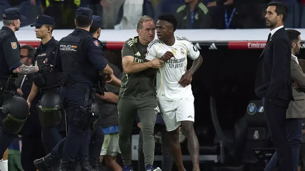 El Real Madrid ‘archiva’ el cabreo de Vinicius contra Xabi Alonso en el Clásico