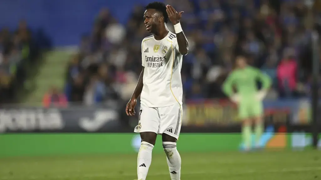 Vinicius se ‘olvida’ de Xabi Alonso en sus disculpas al madridismo