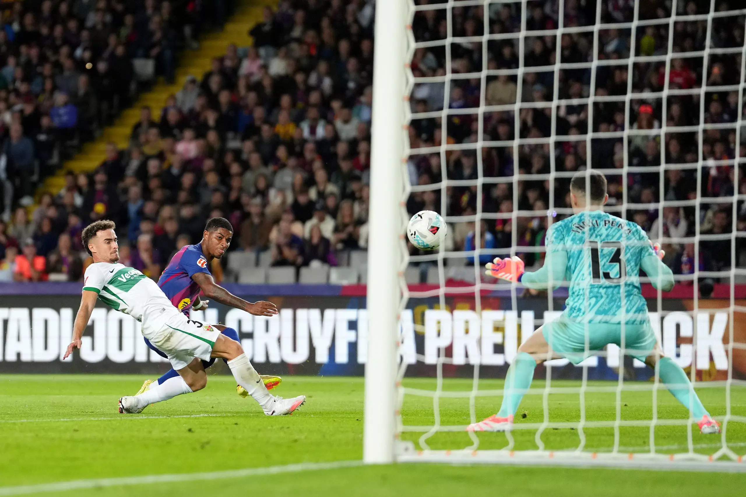 Barcelona 3-1 Elche: los de Flick no fallan en Montjuïc y recuperan el 2° puesto en LaLiga