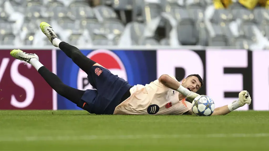 Joan García: el Barcelona define cuándo regresará el portero catalán